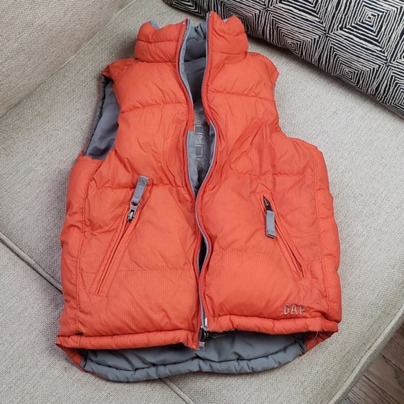 Gap Kids reversible puffer vest - Picture 3 of 8